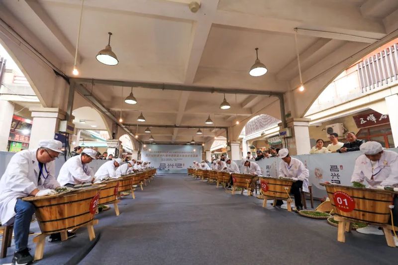 关于是她！新一届“茶王”诞生的相关信息(2)