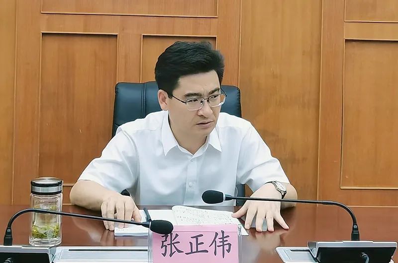 有关于凤冈县长张正伟调度茶产业工作相关情况的新闻(1)