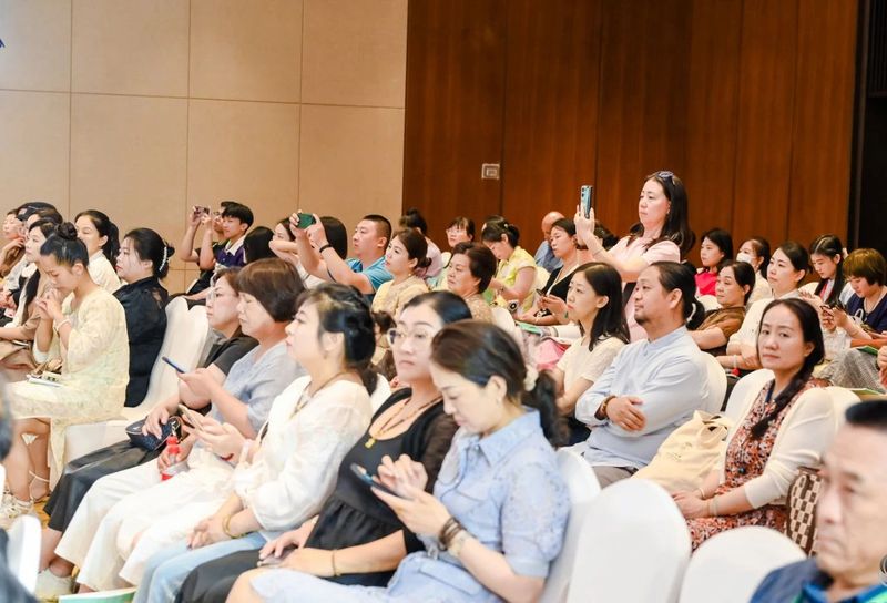 关于茶知道，禅来过：第二届生活禅与茶生活讲坛在石家庄举行的信息(12)