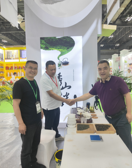 关于直击2023重庆茶博会，重庆市茶产业协会深度参与的新闻(10)