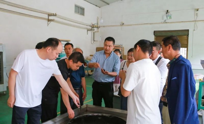 关于安康市农科院携手汉阴打造安康首个安康果蜜红红茶示范基地的信息(2)