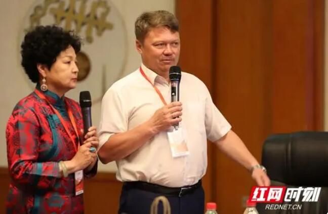 关于张家界老班子莓茶（谢家垭）获第十一届（呼和浩特）中国亚泰茶博会特别金奖的相关信息(2)