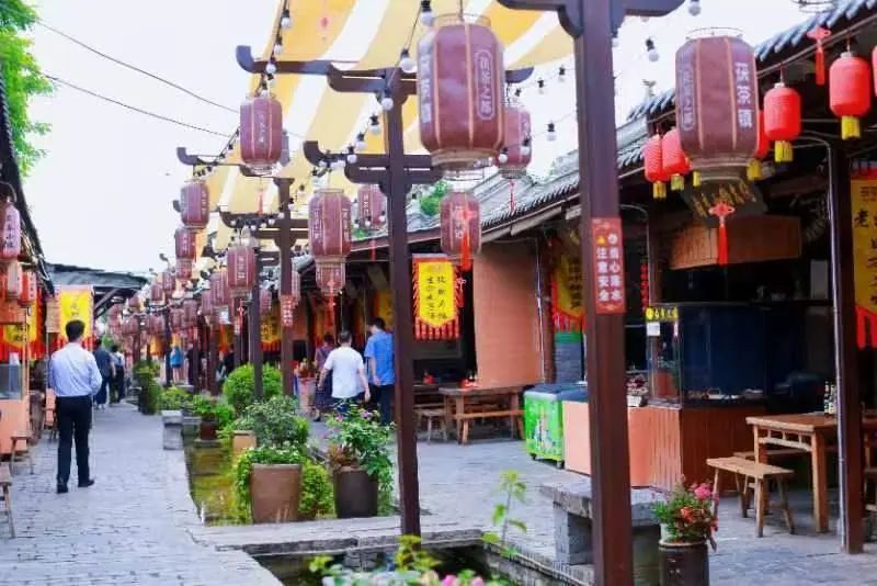 有关于第四届陕西网上茶博会泾河新城专场举行 看“茯茶镇”如何带活百亿茶产业的资讯(2)