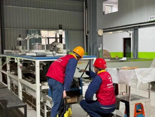 有关于临安区第一批春茶上新 电力助力茶农炒出“迎春好茶”的资讯(1)