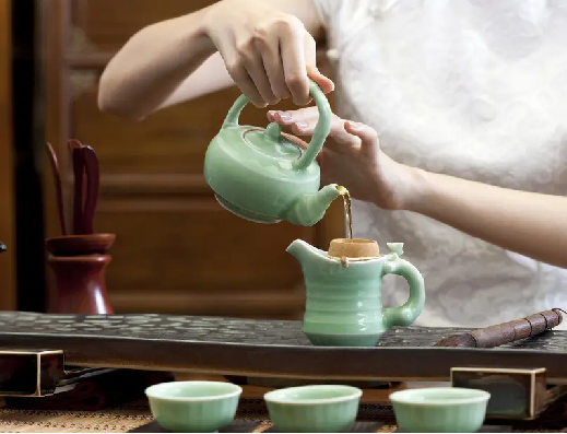 有关于《借助神话传播 穿越文化屏障》第二届宝船国际茶文化节的新闻(7)