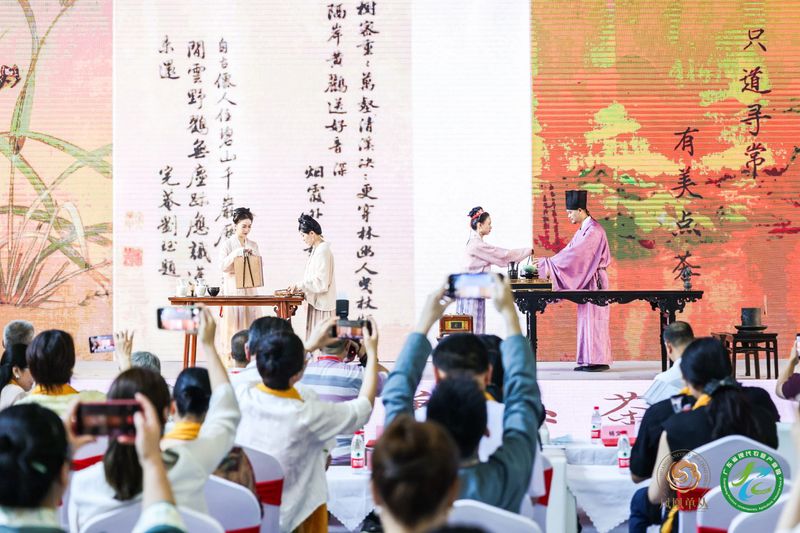 有关于巅峰对决，茶人竞秀！“凤凰单丛茶”杯2023国际鼎承宋代斗茶大会收官，15g金牌得主揭晓！的相关信息(5)