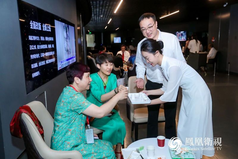 有关于雅茶香飘“影响世界华人盛典”的最新消息(3)