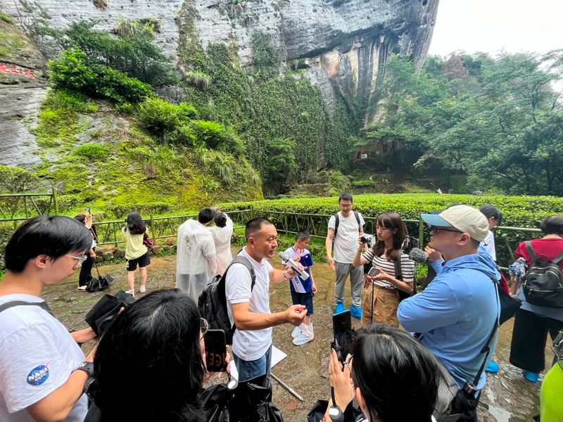 有关于两岸媒体采访团走进武夷山！用镜头记录武夷山水茶的内容