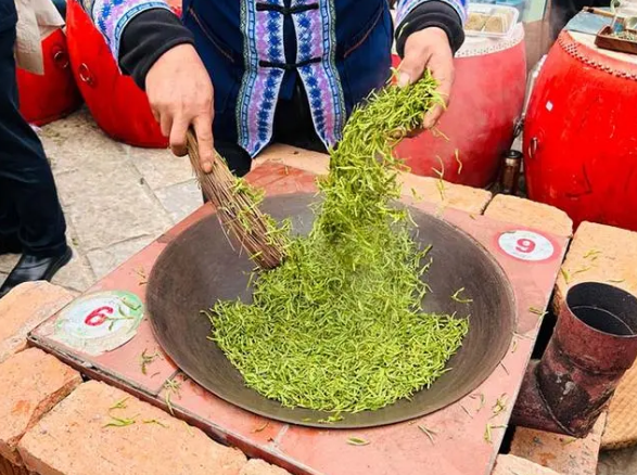 有关于湖南保靖举办非遗村茶大赛，14支村茶队各显神通的内容(1)