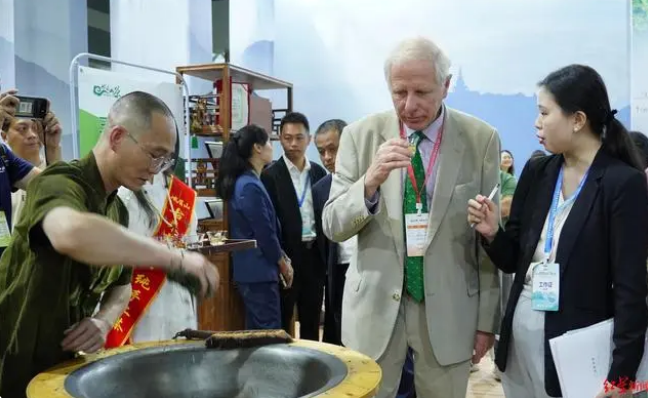 关于去年中国绿茶产量185.4万吨，创历史新高！川茶产值连续两年突破千亿元的相关内容(1)