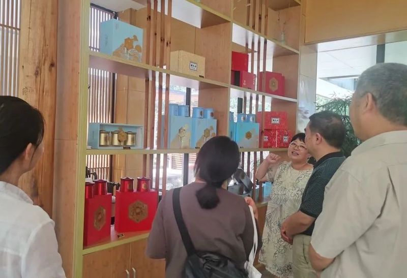 关于安徽省文化和旅游厅赴裕安区调研茶旅深度融合发展现状的相关内容(1)