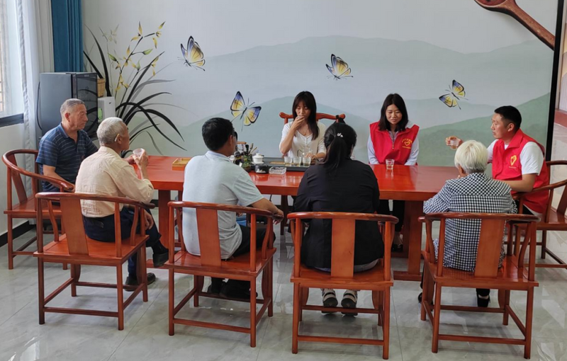 有关于大沟林区：支部联盟助推茶产业发展的内容(2)