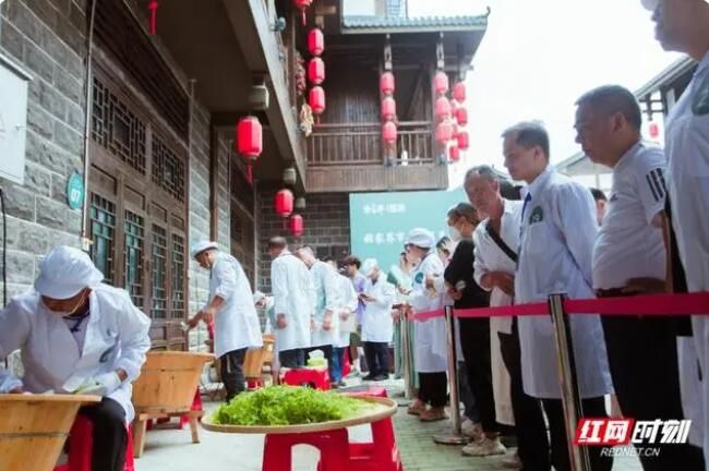 有关于永定区举行第五届职业技能大赛开幕式暨莓茶手工制茶决赛的最新消息(1)