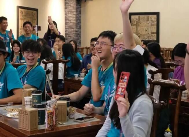 有关于清华大学香港交流生马连道体验茶文化的新闻(3)