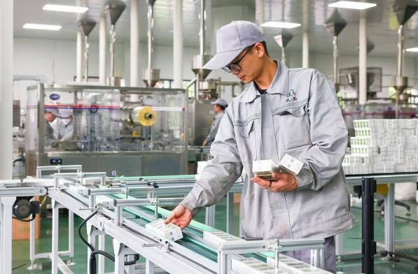 有关于国内市场饱和，“产茶大县”如何突围？ 鹤峰探索有机茶“出海破圈”的内容