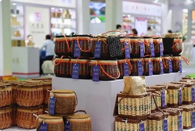 关于六堡佳茗亮相重庆茶博会 签约意向金额1．23亿元的相关信息(2)