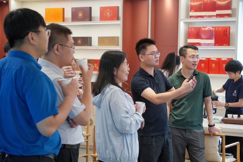 有关于国子白 :北大调研白茶产业,贡献青春智慧的资讯