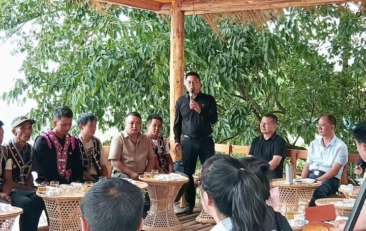 关于临沧耿马：“院坝协商”共商户南村茶产业发展大计的内容(4)