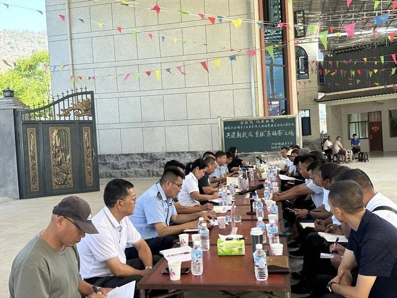 有关于耿马县政协通过“院坝协商”助推茶产业发展的新闻