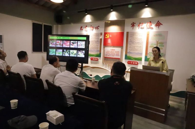 有关于揭东区炒茶产业链党组织开展技能培训助推炒茶产业链高质量发展的新闻(1)