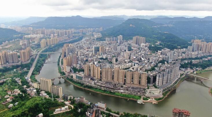 关于小茶叶变“黄金叶” “巴茶”迈入现代化产业行列的最新消息