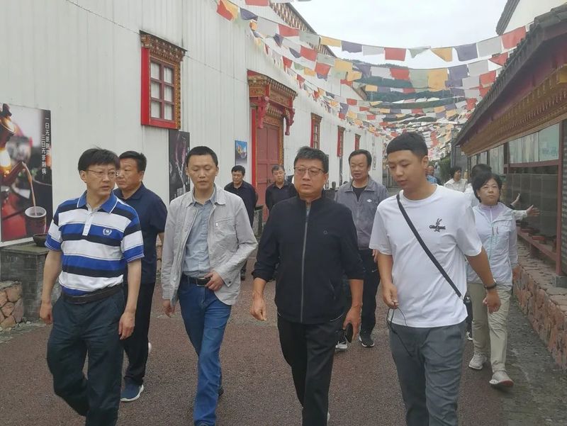 关于山西省忻州市政协来雨城区考察藏茶产业发展的消息