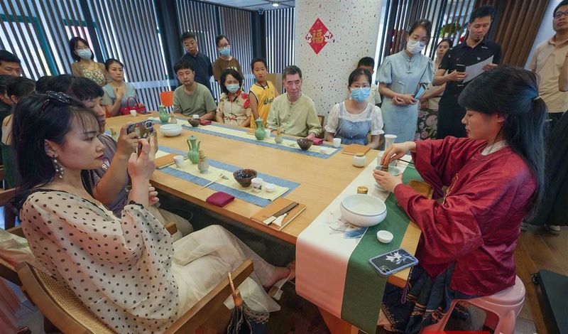 关于非遗日，“茶百戏”走进武汉图书馆的相关信息