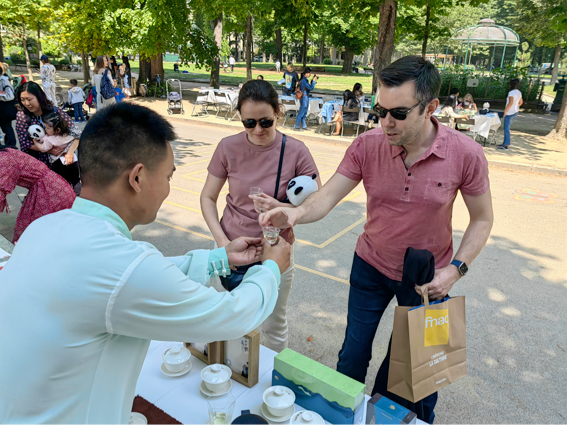 有关于蒙顶山茶敬友人，四川文化放光彩——蒙顶山茶文化走进欧洲系列活动影响巨大的新闻(3)