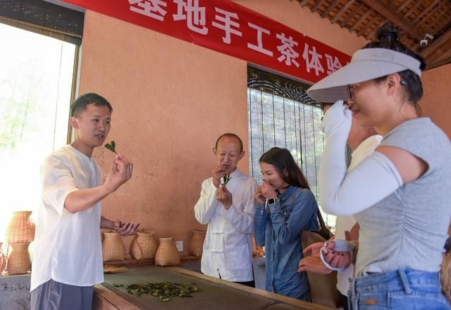 关于“90后”非遗传承人 让石墨茶再次“活”起来的相关内容(2)