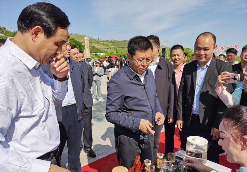有关于第四届陕西网上茶博会延川专场活动启动 延安枣芽茶公用品牌发布的新闻(3)