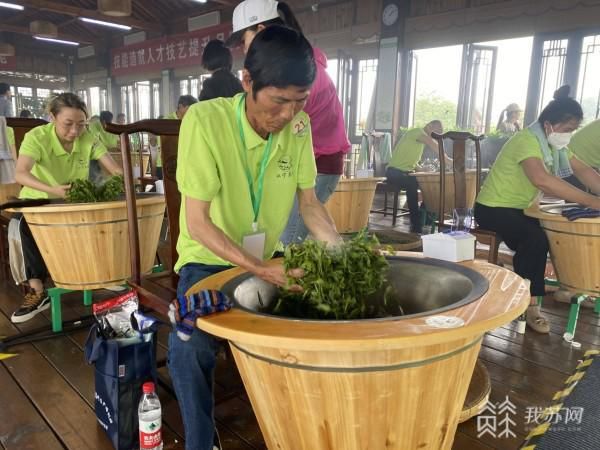 有关于40名炒茶能手齐聚 “江宁好茶” 炒制大赛火热“开炒”的最新消息(1)