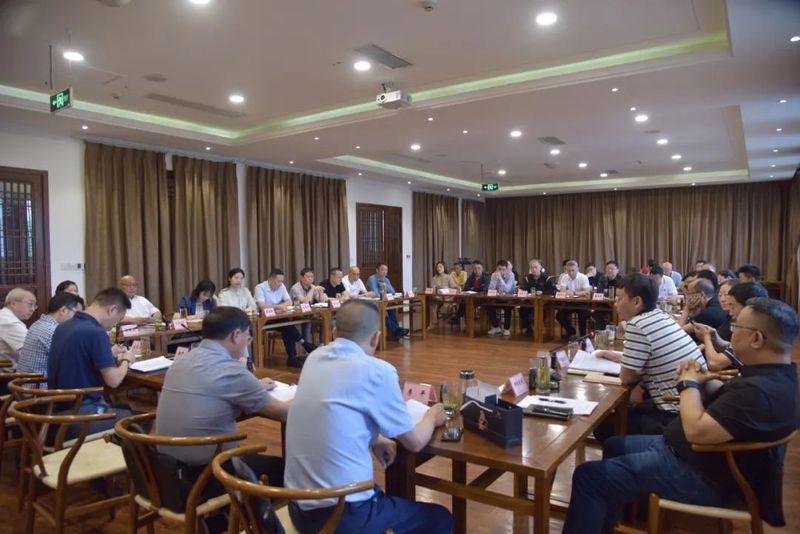 有关于雅安市、区政协联合召开“蒙顶山茶品牌、市场与科技”主题座谈会的相关信息(2)