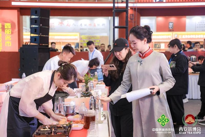 有关于第三届西部新式茶调饮大赛隆重举办的相关信息(15)