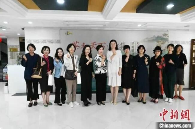 有关于“茶韵传道·围炉谈茶”活动在首尔举行的信息(3)