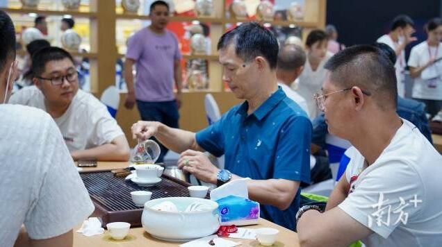有关于广州茶博会开幕，专家热议未来“茶机”在何方的信息
