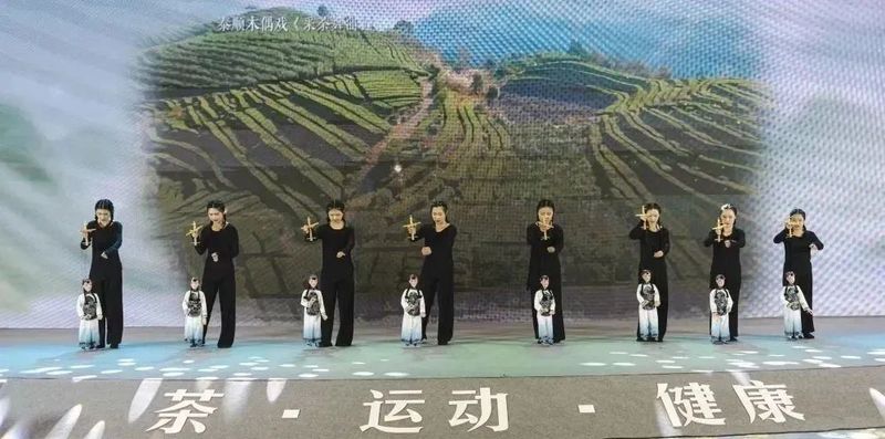 关于泰顺“茶仙子”惊艳亮相国际舞台的相关内容(1)