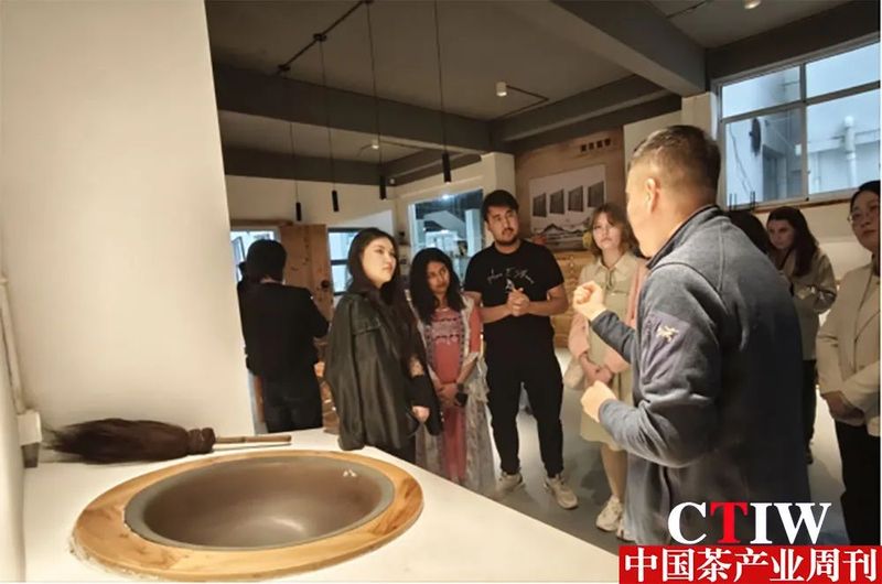 有关于“双世遗再携手 煮春水看远山”——黄山、武夷山茶人共话茶产业发展的内容(2)