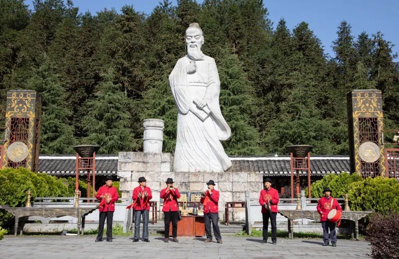 关于第十六届贵州茶产业博览会凤冈活动之凤冈县第二十届祭茶大典举行的新闻(1)
