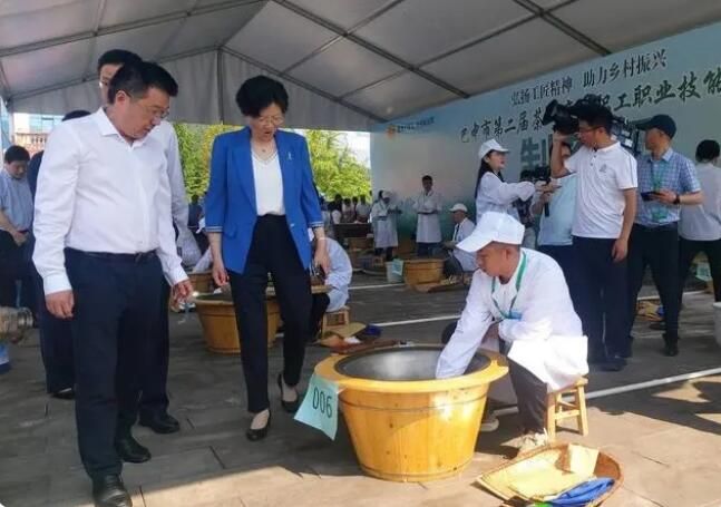 有关于四川巴中举行第二届茶叶产业职工职业技能大赛 达州市代表队荣获多个奖项的相关信息(4)