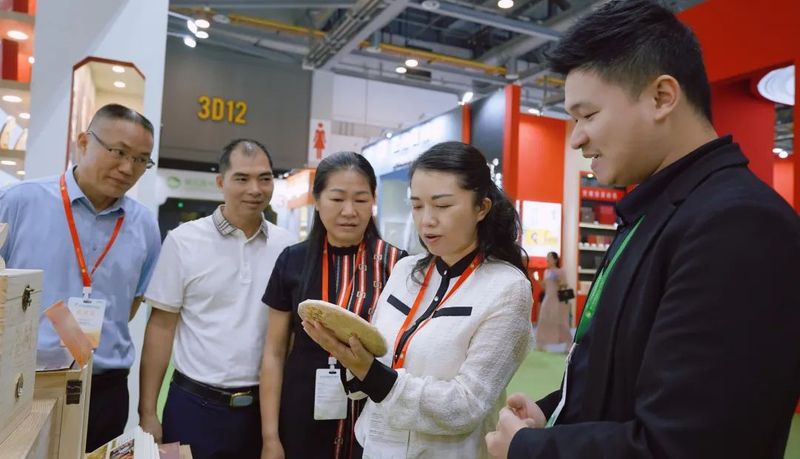 关于勐海好茶“亮相”第五届中国国际茶叶博览会 ——政府“发力”助推云茶新发展的新闻