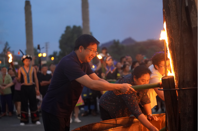 有关于贵州贡茶城百姓大舞台民族文化展示系列活动启动的信息(5)