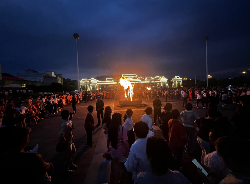 有关于贵州贡茶城百姓大舞台民族文化展示系列活动启动的信息(2)
