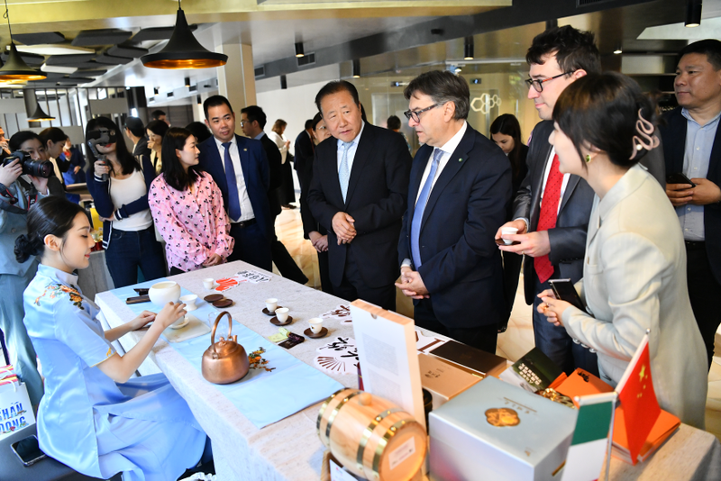 关于一周速读：新茶饮“联姻”传统茶、非遗好茶飘香世界、2023北京国际茶业展的相关内容(2)