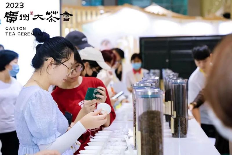 有关于广州大茶会： 品茶达人挑战赛激发茶文化热潮的资讯(2)