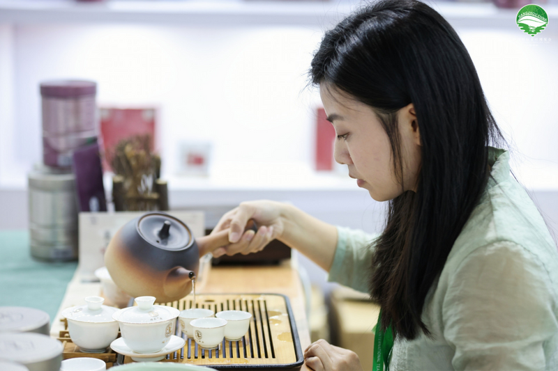 关于推动好茶“飞入”千家万户！凤凰单丛茶跨县集群产业园加持茶业发展的资讯(5)