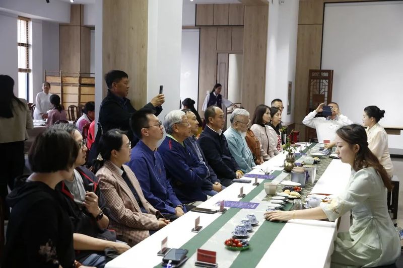 有关于“茶香悠悠·情牵两岸”—— 以茶为媒 共品普洱茶 共话两地情的相关内容(2)