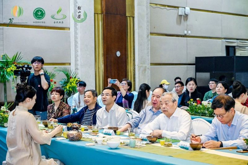 关于茶和世界 共品共享——第四届“美美与共”云茶会在杭州余杭举行的资讯(2)