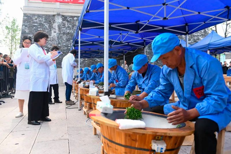 有关于百名茶农“一锅”见高低  武义县举行茶产业技能带头人选拔暨茶叶加工工职业技能竞赛的消息(4)