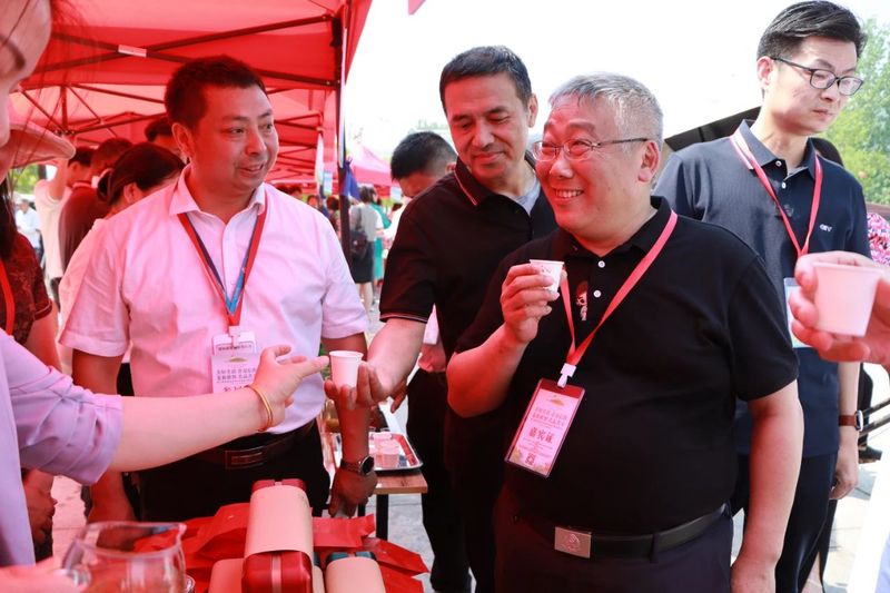 关于苔花如米小 也学杜丹开 —— 信阳市茶文化协会发展侧记的相关内容(13)