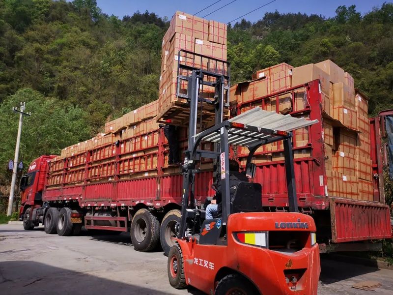 有关于竹山茶“红”出圈，搭乘跨国列车抵达…的新闻